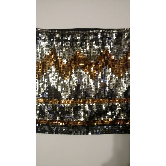 Daytrip Buckle Brand Full Sequin Aztec print skirt - Picture 2 of 4